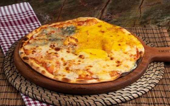 4 peynirli pizza