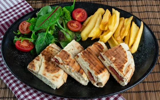 bazlama karisik tost