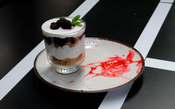 bogurtlenli bardak cheesecake