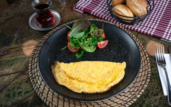 kasar peynirli omlet
