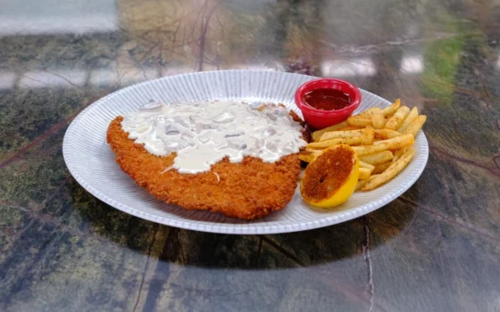 kremali mantarli tavuk schnitzel