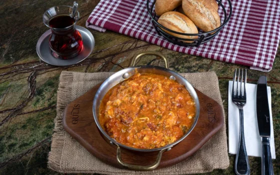 menemen sucuklu