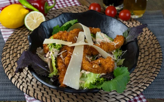 parmesanli tavuk salata