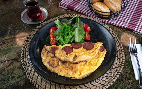 sucuklu omlet
